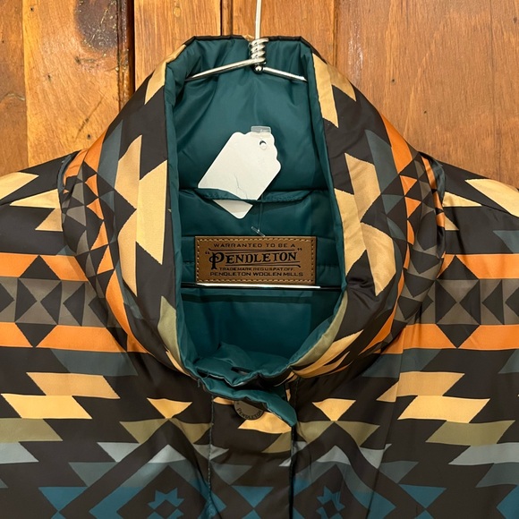 Pendleton Women’s Down Jacket Reversible - Picture 4 of 5